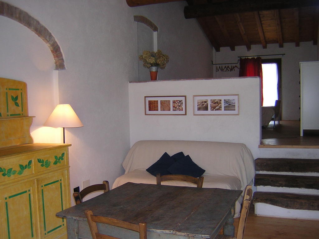 Agriturismo Trebisonda Country Resort Monzambano Δωμάτιο φωτογραφία